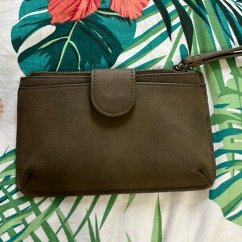 Wristlet olive green